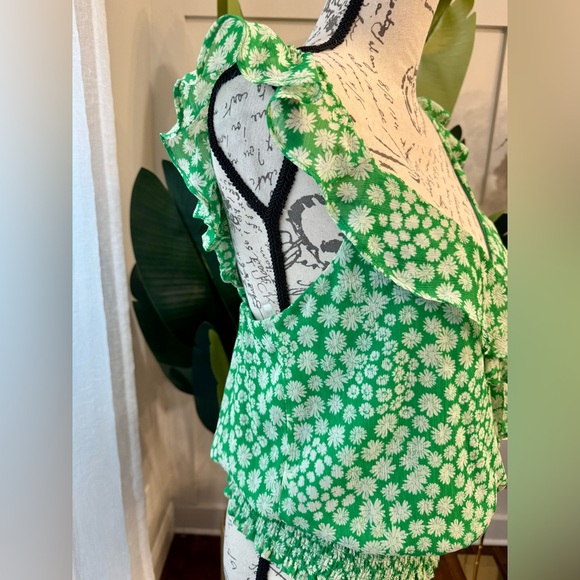 NWT ❤️ Lush Green Top, size Large - Picture 5 of 8